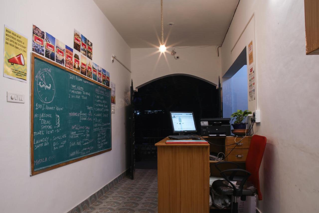 Albergue Moustache Khajurāho Exterior foto